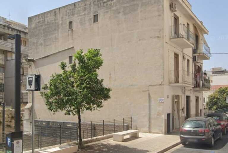 Manfredonia, 42enne tenta di lanciarsi dal balcone della propria abitazione: salvato dai carabinieri