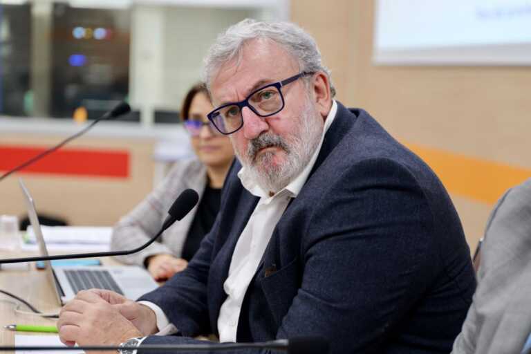 Puglia, nuove tratte per la ciclovia dell’acqua. Emiliano: «Una delle più importanti infrastrutture»