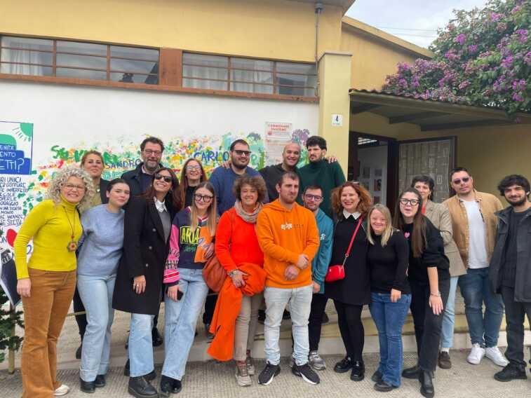 Andria, il murales dei ragazzi disabili: «Liberi di essere noi stessi»