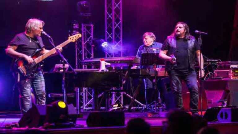 Ostuni, l’anno si chiude con il Winter Festival: tra gli ospiti i Nomadi e i Neri per Caso