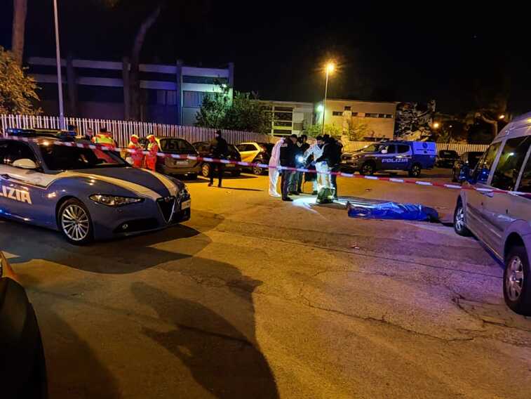 Galleria foto 'Bari, omicidio a Poggiofranco: 63enne ucciso a colpi di pistola' - foto 5