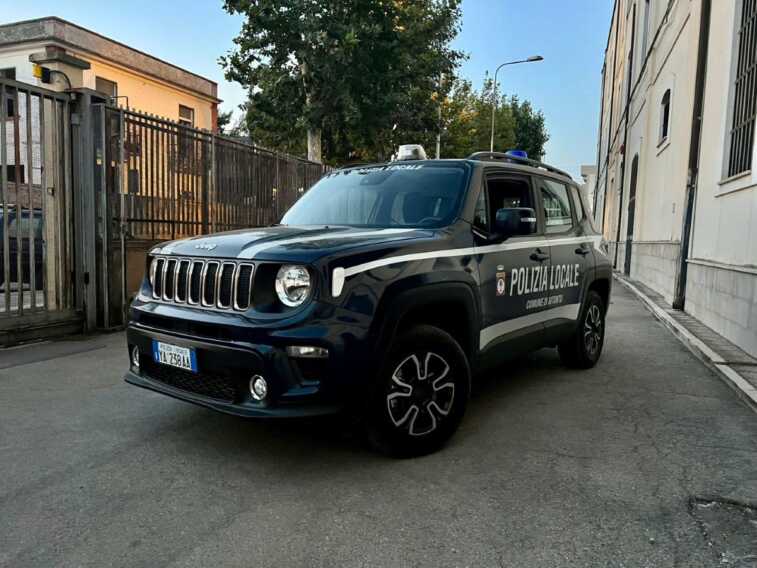 Galleria foto 'Bitonto, tentano un furto in appartamento ma vengono sorpresi dai vigili: ferito un agente' - foto 1