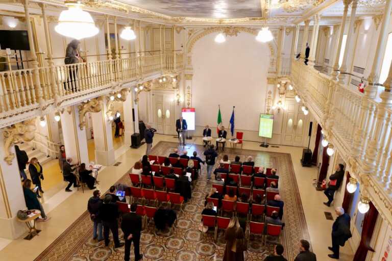 Galleria foto 'Tutti all’Opera: il Teatro Petruzzelli apre al sostegno dei privati per le attività artistico-culturali – VIDEO' - foto 1
