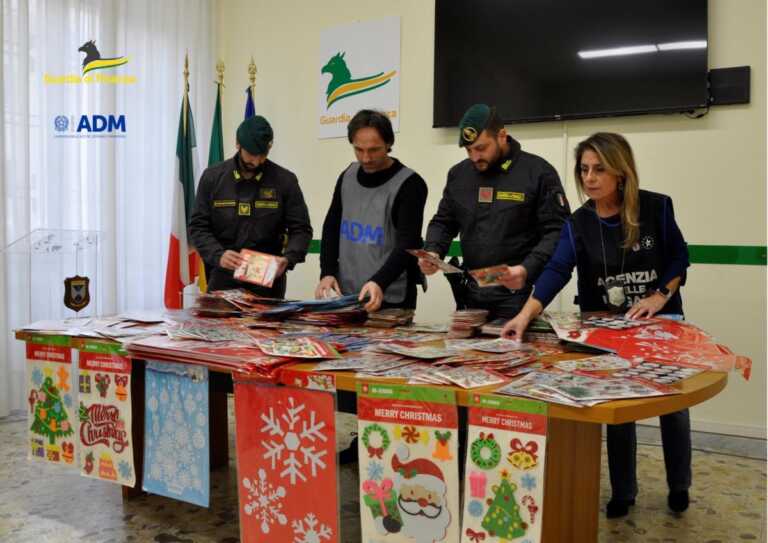 Galleria foto 'Giocattoli e articoli natalizi pericolosi: sequestrati più di 21mila prodotti nel Foggiano' - foto 1
