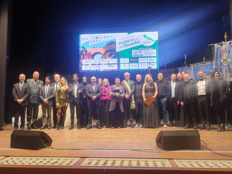 Pugliesi nel Mondo: a Canosa premiato anche il dj Linus. Rosanna Banfi madrina d’eccezione