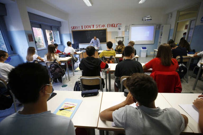 Dimensionamento, arriva il piano. La Regione taglia 44 dirigenze ma “risparmia” le scuole superiori