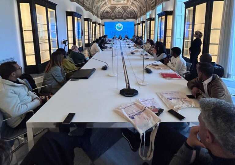 Bari, laureati all’UniBa i primi due studenti rifugiati arrivati attraverso i corridoi universitari