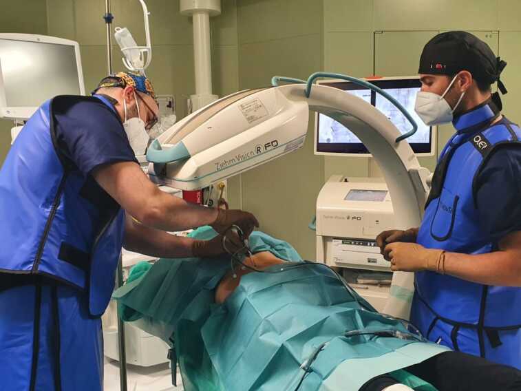 Puglia, lo sciopero dei medici paralizza le sale operatorie: adesione tra il 70 e l’80%