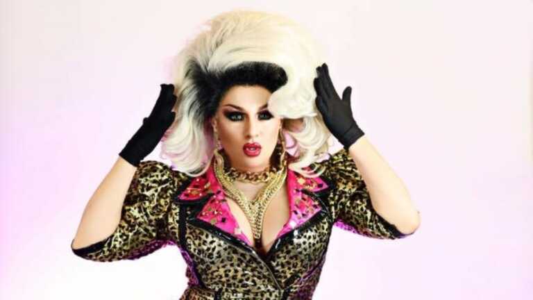 Drag queen derisa da calciatori a Martano: «Mi hanno umiliata». La condanna dei gestori del pub