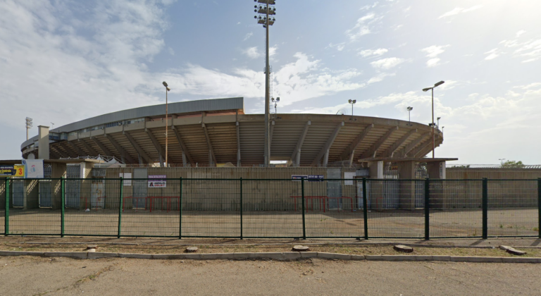 Lecce-Inter, bombe carta durante il passaggio dei tifosi nerazzurri: 2 agenti feriti