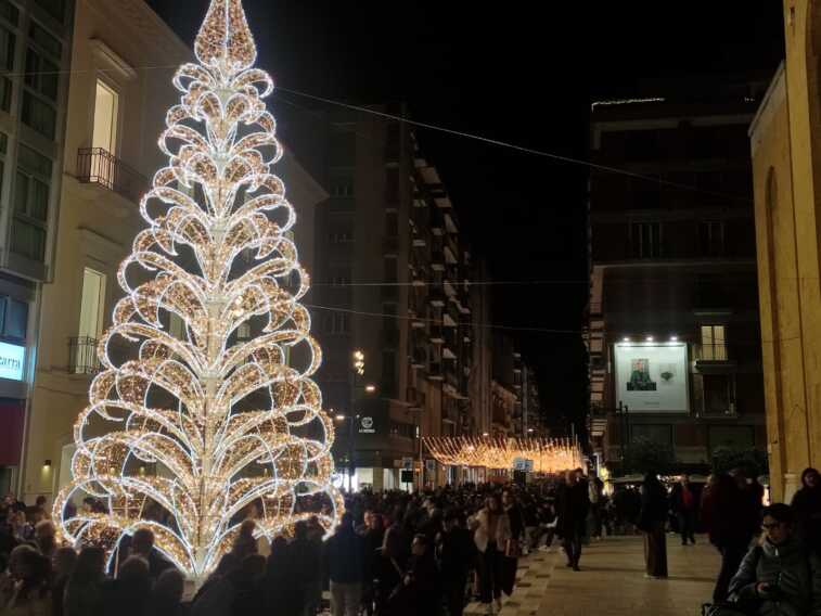 Natale a Bari: la città si prepara per le feste. Un ricco cartellone di eventi fino al 6 gennaio