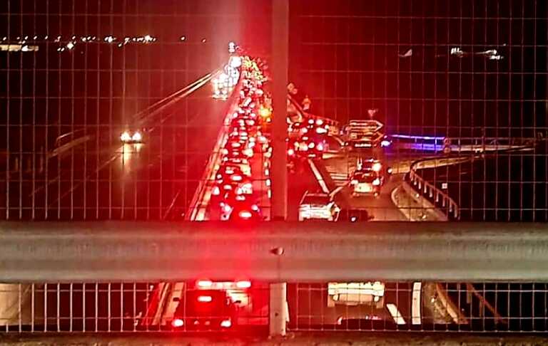 Incidente sulla statale 100, traffico bloccato e code di chilometri