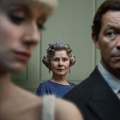 “The Crown”, all’asta gli oggetti della serie tv. Poche migliaia di dollari per il revenge dress di Lady D