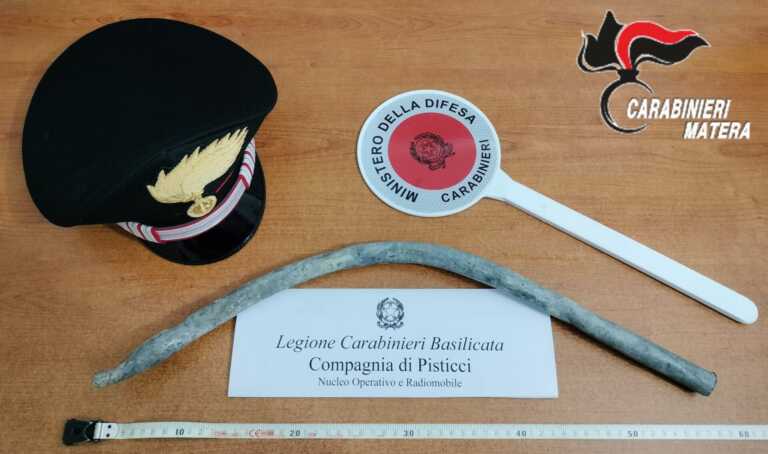 Pisticci, tenta di rubare un’auto e picchia il proprietario: in manette un 22enne straniero