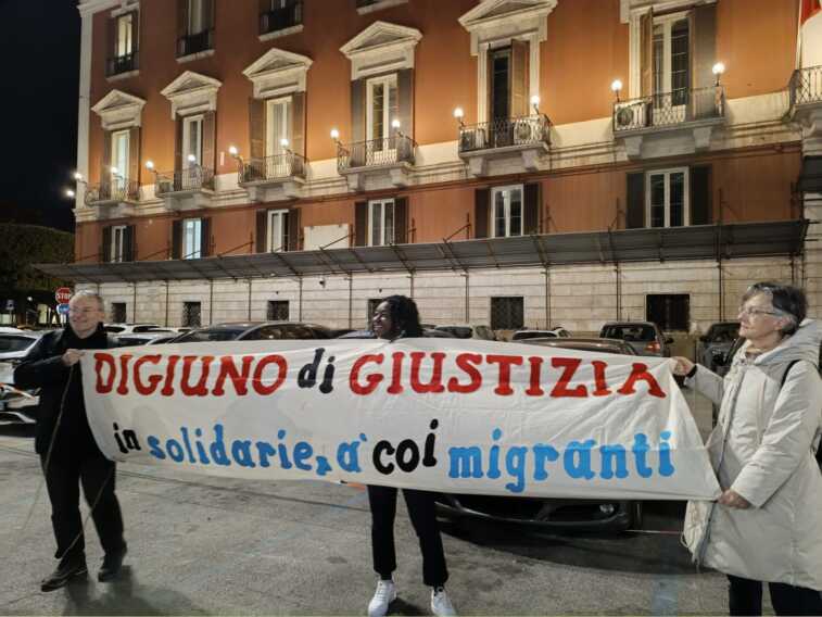 “Ocean Viking libera”, le associazioni scendono in piazza per il rilascio della nave