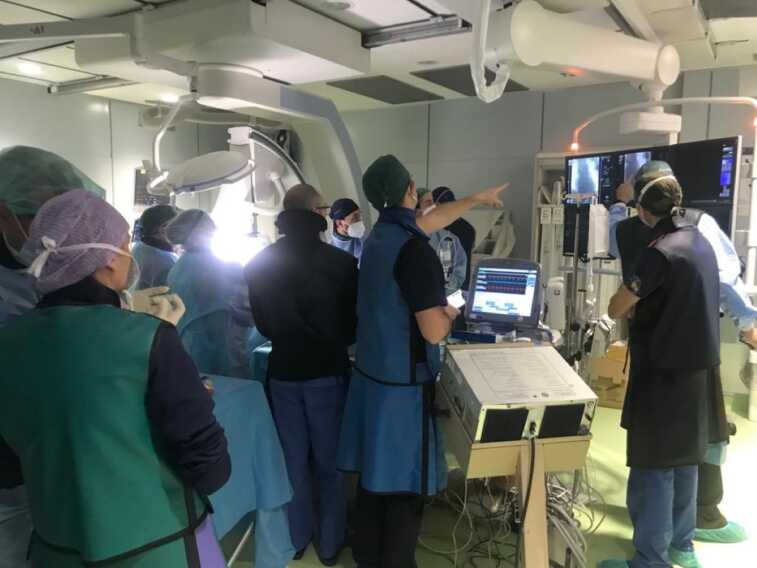 Bari, impiantato un innovativo defibrillatore sottocutaneo al Policlinico: è il primo al centro-sud
