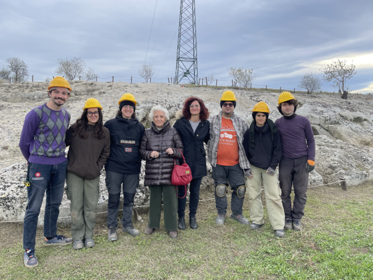 Canosa di Puglia, partono gli scavi a Pietra Caduta: studenti di archeologia già al lavoro – VIDEO