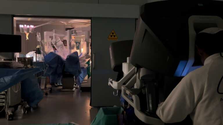 Galleria foto 'Bari, il Policlinico primo in Italia per trapianto robotico di rene: 14 interventi nel 2023 – VIDEO' - foto 1