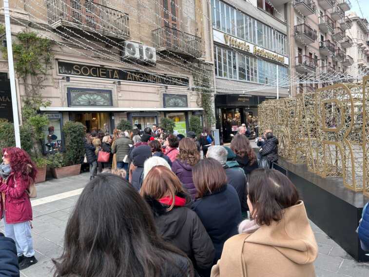 Addio all’attività storica “Cima”. Il negozio di abbigliamento e tessuti chiude dopo più di 90 anni