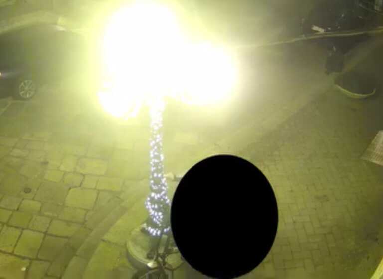 Andria, taglia le luci di Natale in piazza: individuato 14enne – VIDEO