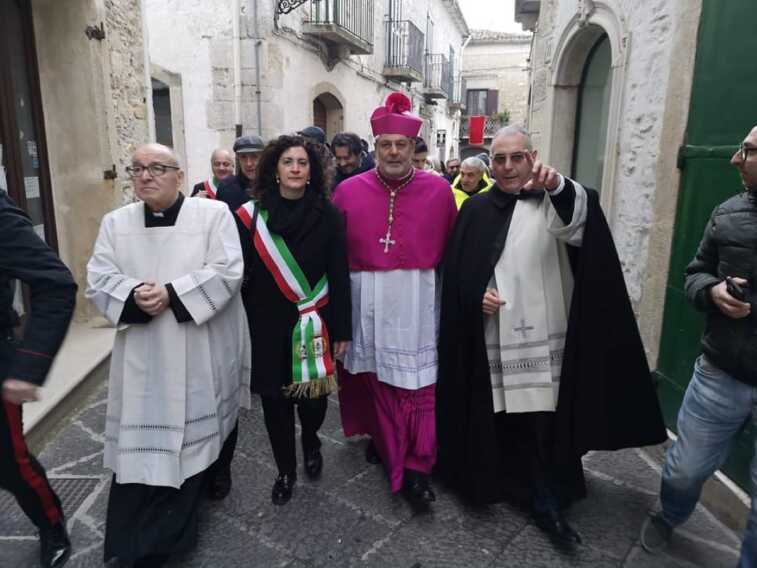 Si insedia il nuovo arcivescovo di Foggia: prima messa a Bovino, poi la visita al Policlinico