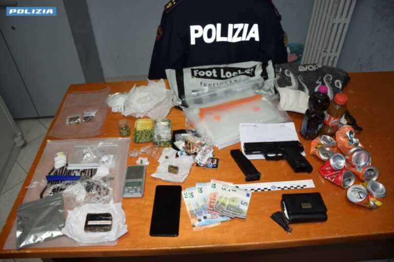 Sorpreso a spacciare nei pressi della biblioteca a Lecce: arrestato un 17enne