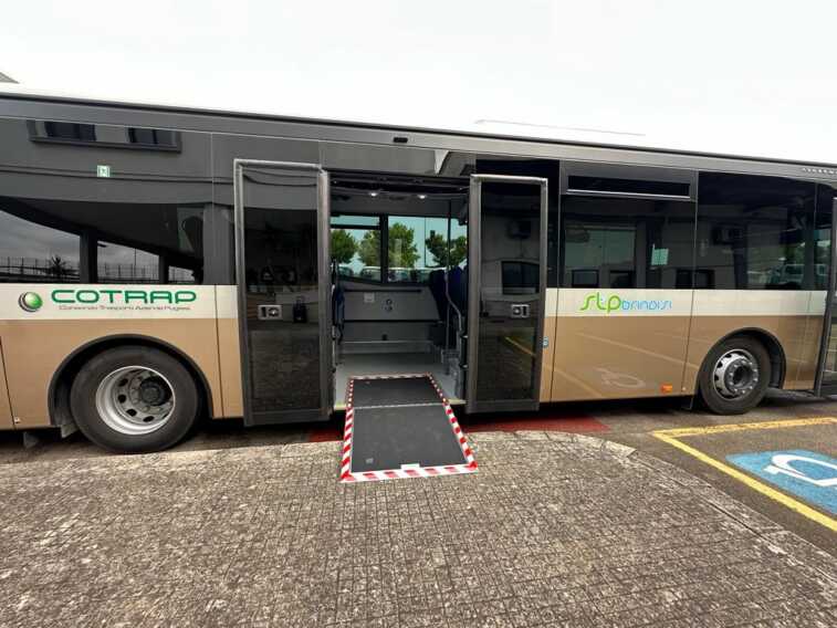Sassi e furti sui bus di Stp, è allarme sicurezza