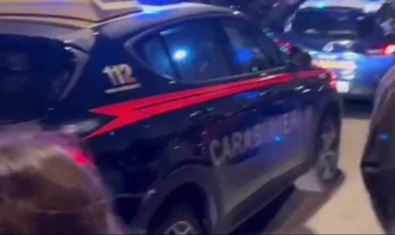 Lite tra giovani nell’Umbertino a Bari: intervengono i carabinieri. Un ragazzo portato in caserma – VIDEO