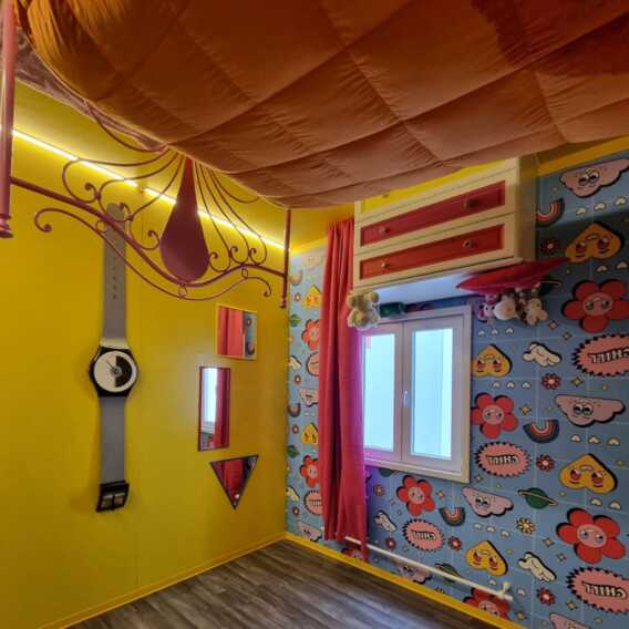 Galleria foto 'A spasso sul soffitto con il pavimento in testa: arriva a Bari la Casa capovolta' - foto 2