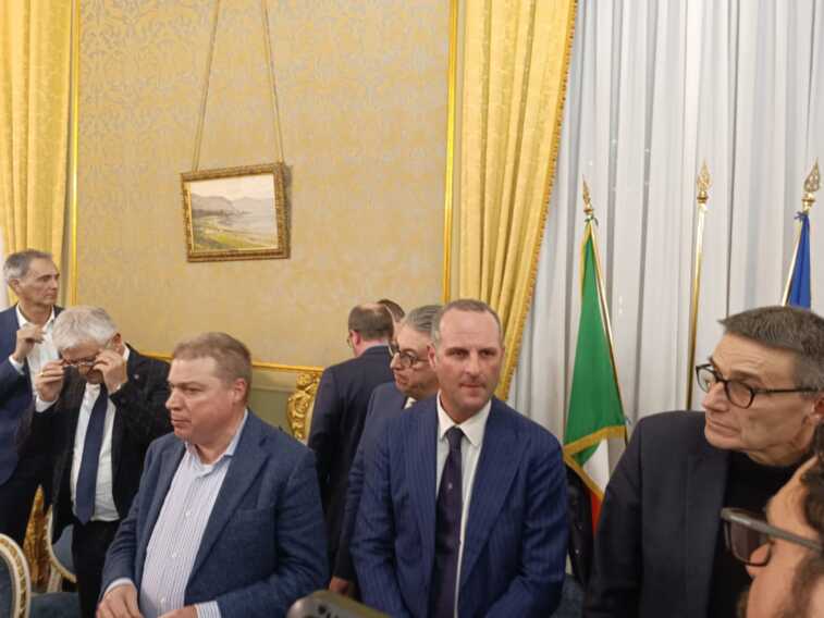 Bari, i parlamentari scendono in campo: «Potenziare i presidi di sicurezza sul territorio»