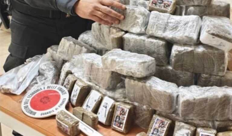 Droga nei lidi balneari: 5 arresti a Manfredonia, sequestrati 43 kg di hashish. Indagato un ex assessore – VIDEO
