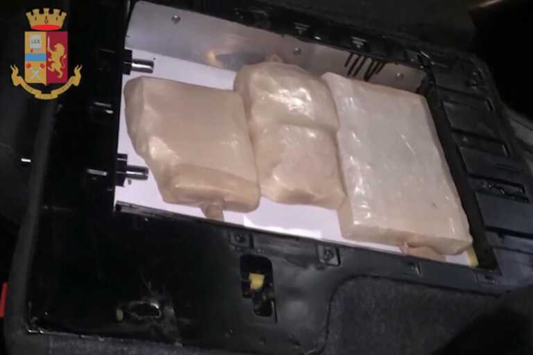 Quasi sei quintali di hashish in un box a Milano: arrestato un pregiudicato 66enne pugliese