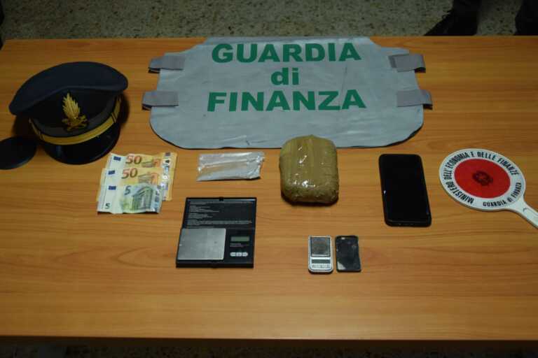 In auto senza documenti e con oltre mezzo chilo di eroina: arrestato un 40enne salentino