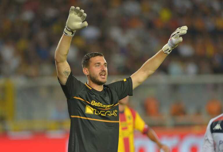 Lecce, svelati i numeri delle maglie per la stagione 25/26: Falcone nuovo capitano, Camarda con la 22