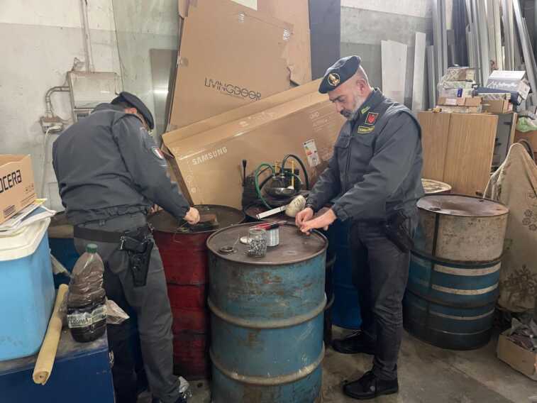 Gasolio agricolo utilizzato per mezzi privati: sigilli a 3mila litri di carburante. Due denunce nel Leccese