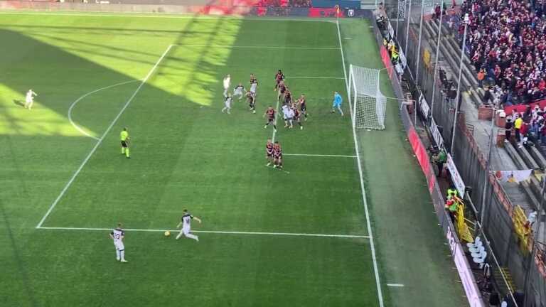 Krstovic illude, Retegui ed Ekuban la ribaltano: Genoa-Lecce finisce 2-1. I salentini sbagliano un rigore