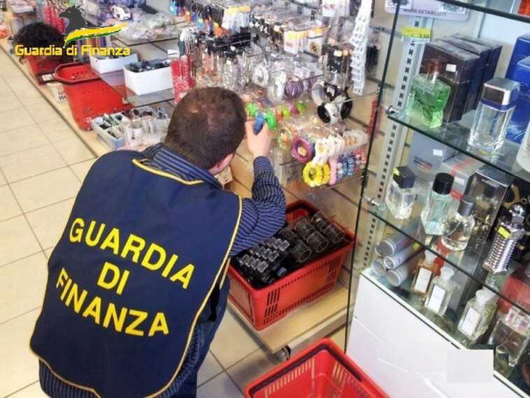 Taranto, la provincia al setaccio: sequestrati 1,5 milioni di prodotti pericolosi, 8 denunce