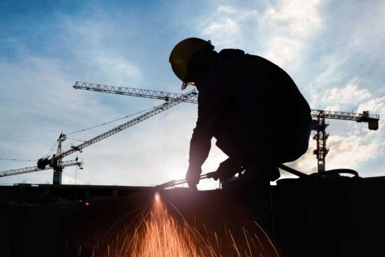 Produttività delle imprese, Bari e Napoli trainano il Mezzogiorno ma il divario con il Centro-Nord resiste