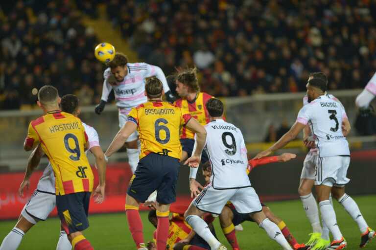 Galleria foto 'Il Lecce combatte per un’ora ma perde ancora senza gol: Krstovic non segna ma lotta' - foto 1