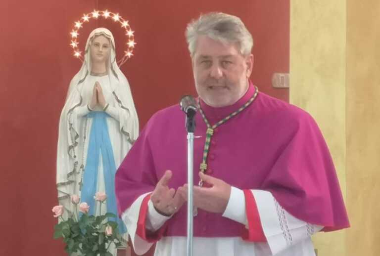 Galleria foto 'Body shaming contro l’arcivescovo di Foggia: monsignor Ferretti nel mirino degli haters' - foto 1