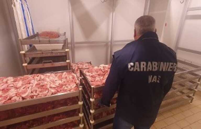 Controlli dei Nas nel Leccese: sequestrati 5 quintali di prodotti alimentari per un valore di 9mila euro