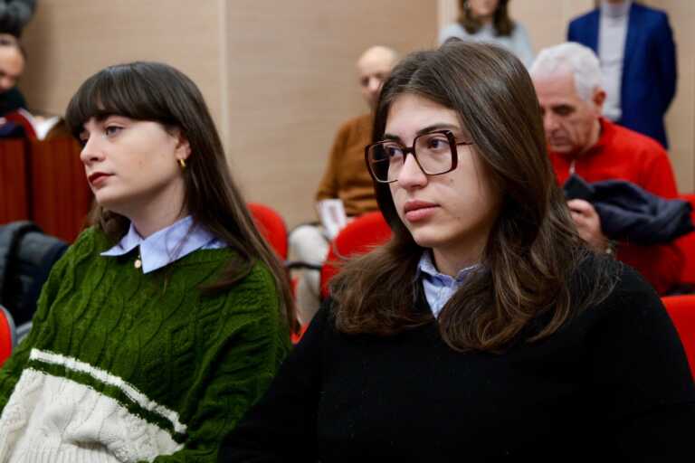 Galleria foto 'Neofascismi in Puglia, la regione vulnerabile sul web. Emiliano: «Dobbiamo parlare soprattutto ai giovani» – VIDEO' - foto 2