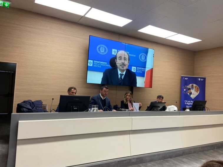 Puglia, 231 punti di facilitazione digitale attivi entro la fine dell’anno: «Nessuno resterà indietro»