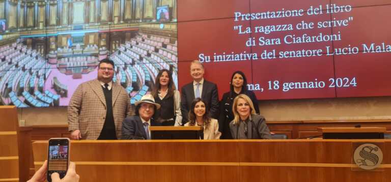 Cerignola, Sara usa la penna per raccontare la sua diversabilità ma non trova ascolto nella sua terra