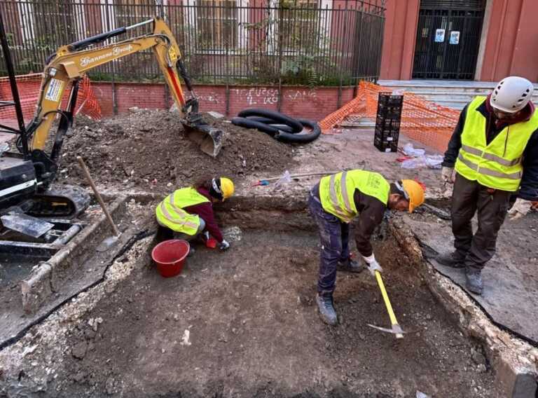 Taranto, tombe riferibili al periodo greco emergono durante gli scavi per le condotte elettriche