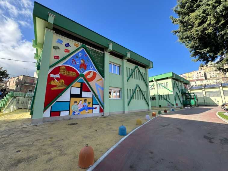 Biccari, bimba di 6 anni ha una crisi epilettica a scuola: salvata dalle maestre al telefono con il 118
