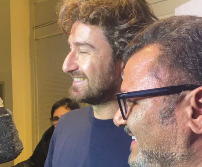 Siani pazzo di Bari: «Il sorriso dei pugliesi è il più bello d’Italia». Il comico presenta il suo film
