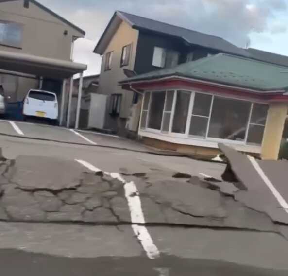 Forte terremoto in Giappone. Morti e sfollati sulla costa