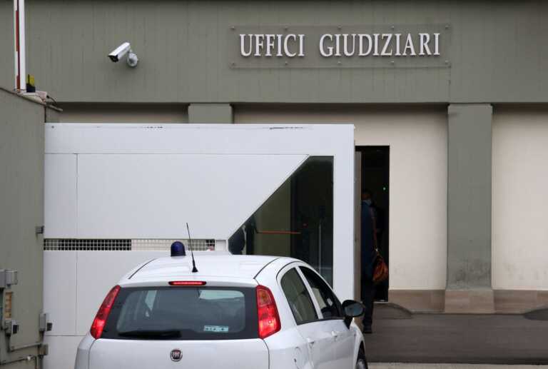 Colpi di pistola contro un’abitazione del quartiere Libertà a Bari: le indagini portano a 2 persone
