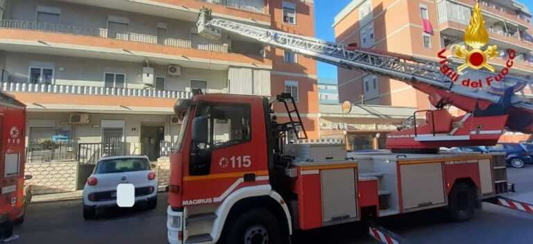 Galleria foto 'Brindisi, 90enne sviene in casa: salvata dai vigili del fuoco. A dare l’allarme i familiari che non avevano sue notizie' - foto 1